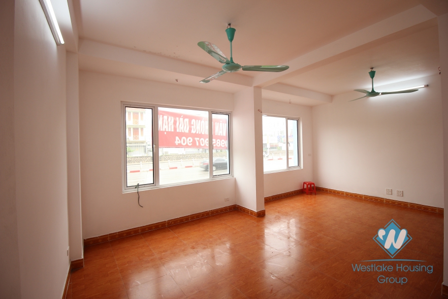 Office for lease in Au Co, Tay Ho, Ha Noi